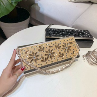 Ví dự tiệc sang trọng