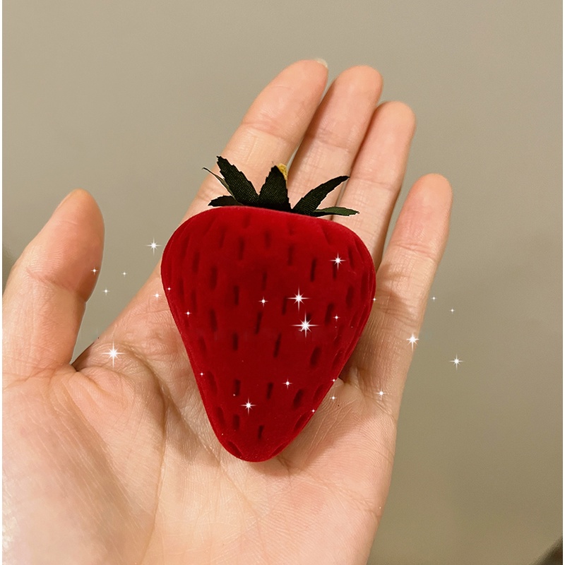 Hộp đựng hình dâu tây/ nhẫn AY vải nhung nhiều màu sắc xinh xắn