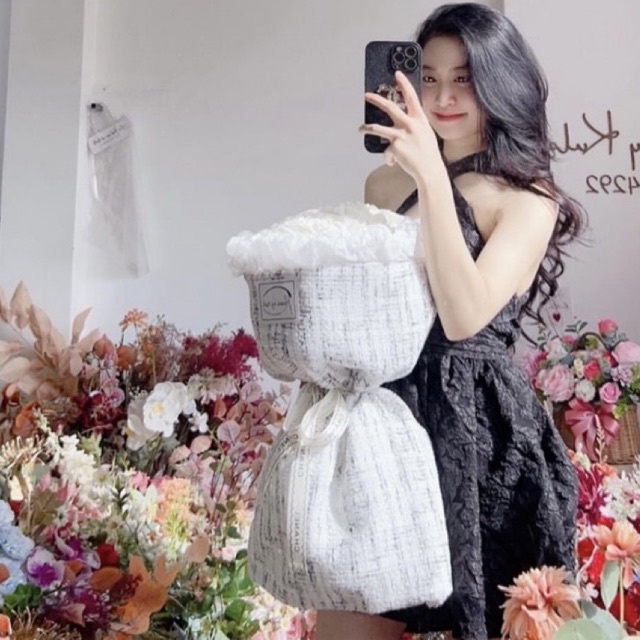 Bó hoa sáp gói vải dạ hot trend cực xinh làm quà tặng, bó hoa sinh nhật phong cách mới