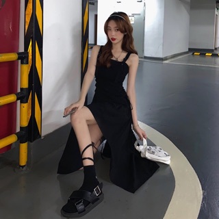 Váy hai dây lệch tà màu đen