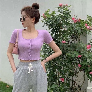 Áo croptop viền bèo tay ngắn cúc ngọc