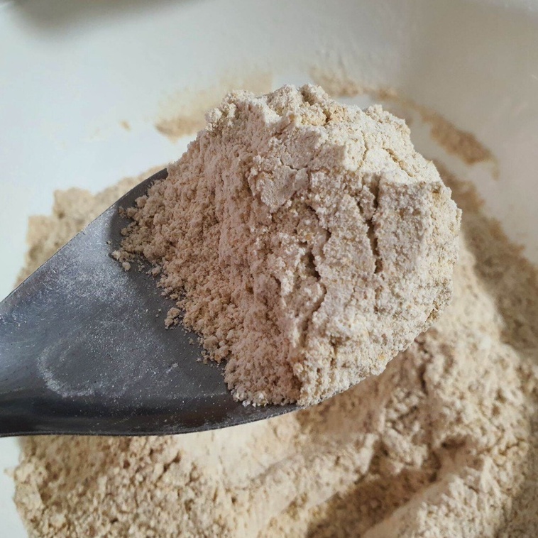 bột mì nguyên cám hữu cơ  protein 13%