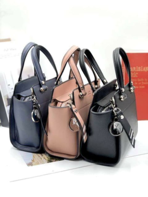 Túi LYN DÁNG CÔNG SỞ DƯ XỊN AUTHENTIC