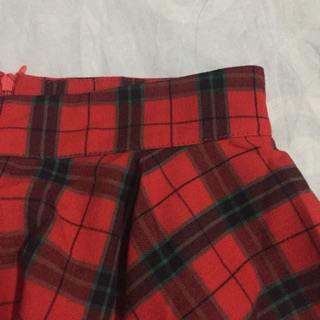 Chân váy caro đỏ ngắn
