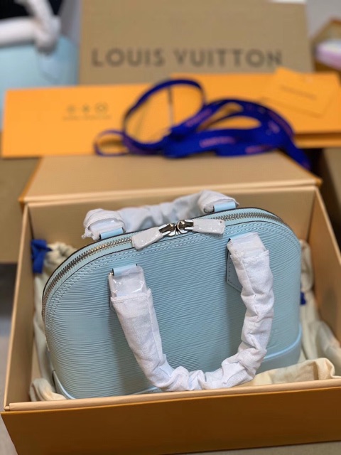 𝐓𝐮́𝐢 𝐋𝐯 𝐡𝐞̂́𝐧 𝐬𝐢𝐞̂𝐮 𝐜𝐚̂́𝐩