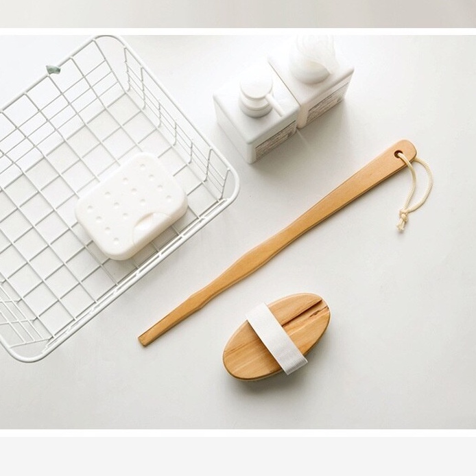 Bàn chải chà lưng cán gỗ dài tiện dụng B0123