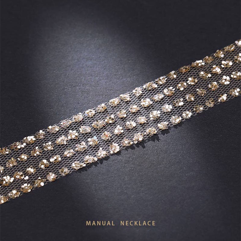 Vòng cổ đính chất liệu kim sa màu vàng đồng/bạc cuốn hút dành cho bạn nữ