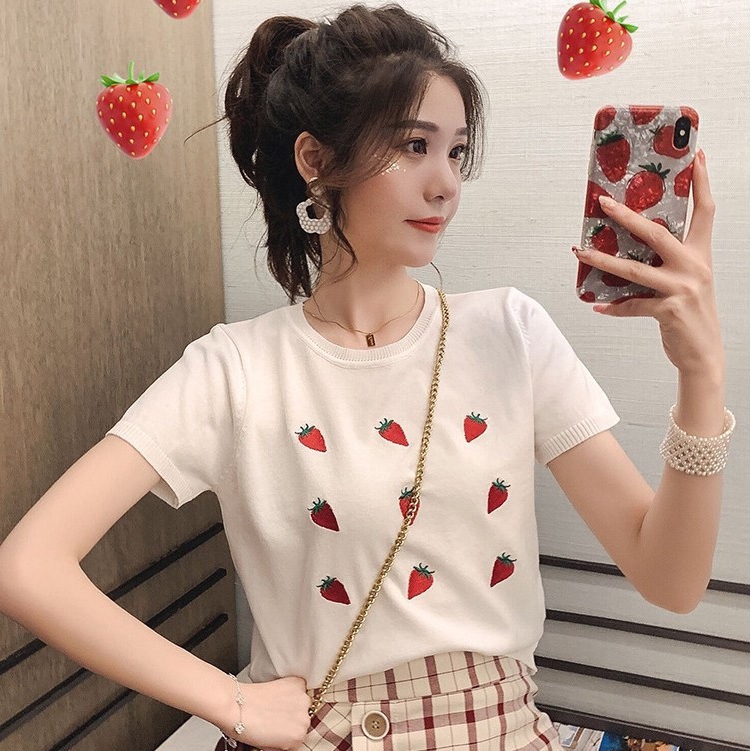 Áo thun ngắn tay thêu hình quả dâu ngọt ngào cho nữ