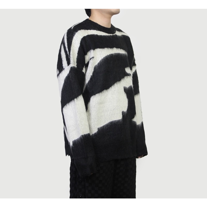Áo len Pattern đen trắng