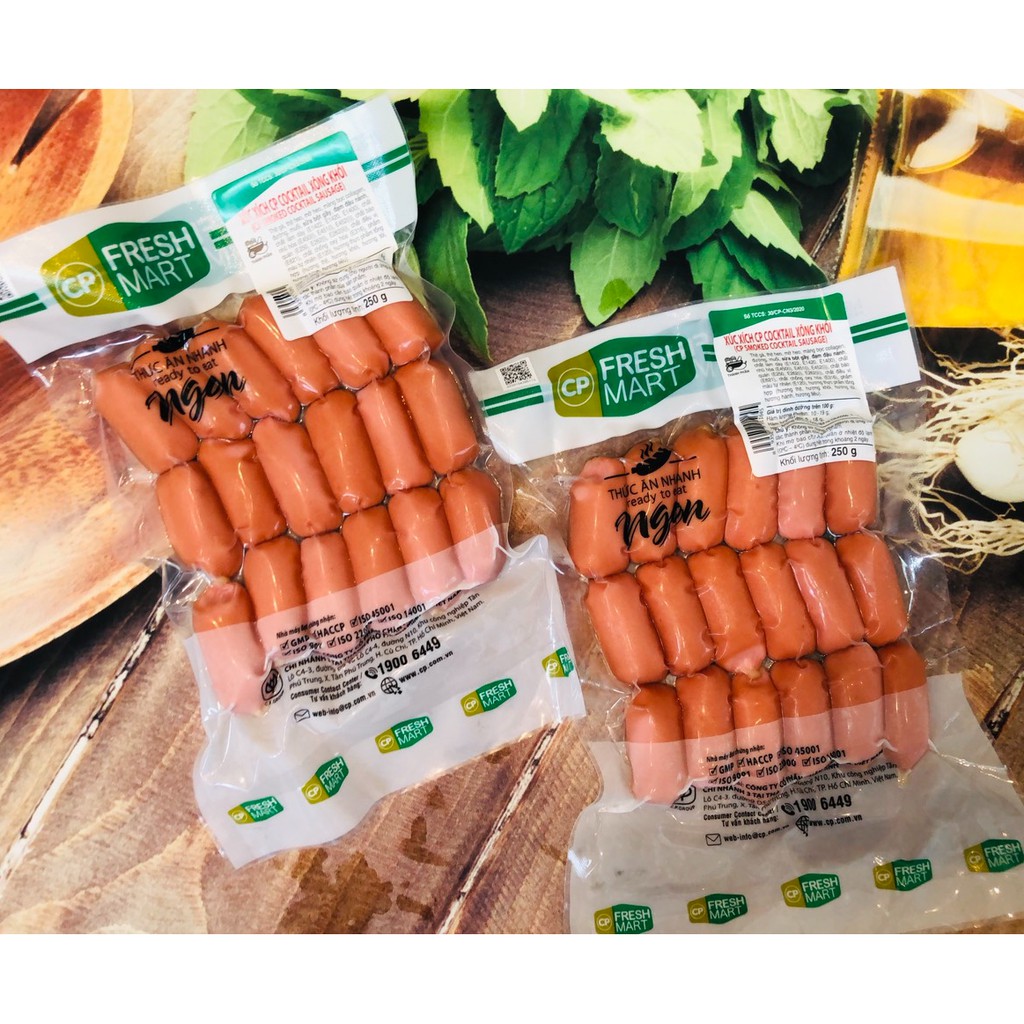 Gói 250g xúc xích Cocktail xông khói CP Fresh Mark