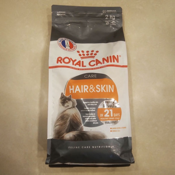 Thức ăn hạt cho mèo Royal Canin Hair and Skin care 2kg