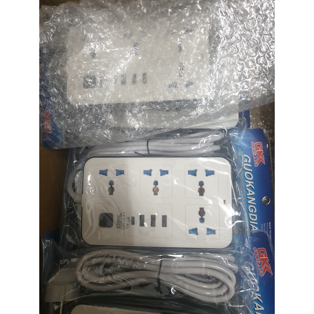 Ổ Cắm Điện Đa Năng GUOKANG, Có Bảo Vệ Khe Cắm Chống Giật, 3 Cổng Sạc Nhanh USB, 1 Cổng Type C Thế Hệ Mới