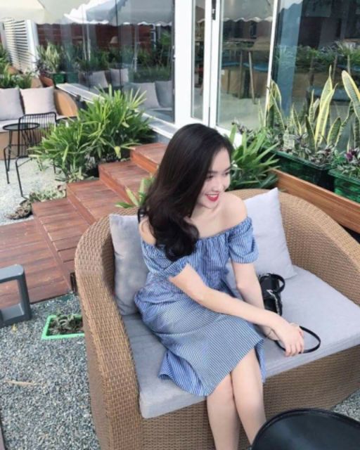 Đầm trễ vai kèm dây cột eo