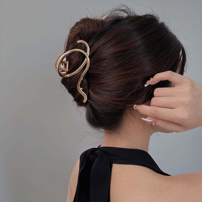 Kẹp tóc rỗng hình cá mập thiết kế đơn giản khí chất 199046