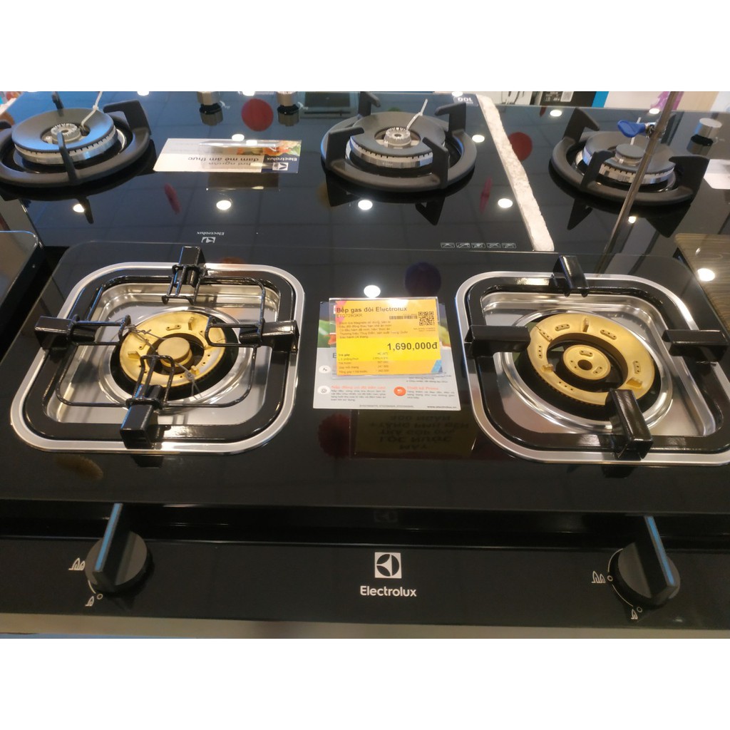 Bếp gas đôi Electrolux ETG728GKR (HÀNG TRƯNG BÀY)+TẶNG DÂY GAS,mặt kính cường lực dễ vệ sinh,bếp có đầu hâm
