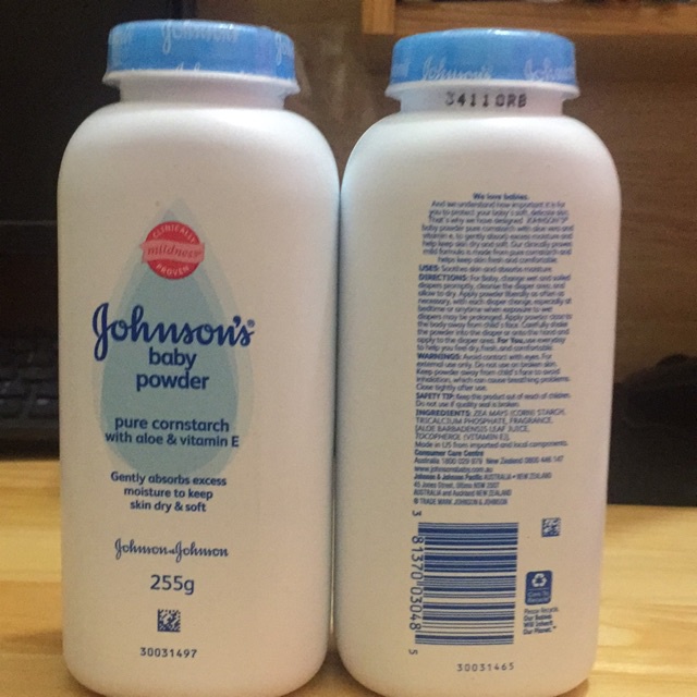 Phấn ngừa rôm xảy trẻ em Johnson's Baby Powder with Naturally Derived Cornstarch Aloe &amp; Vitamin E 255g (Mỹ)