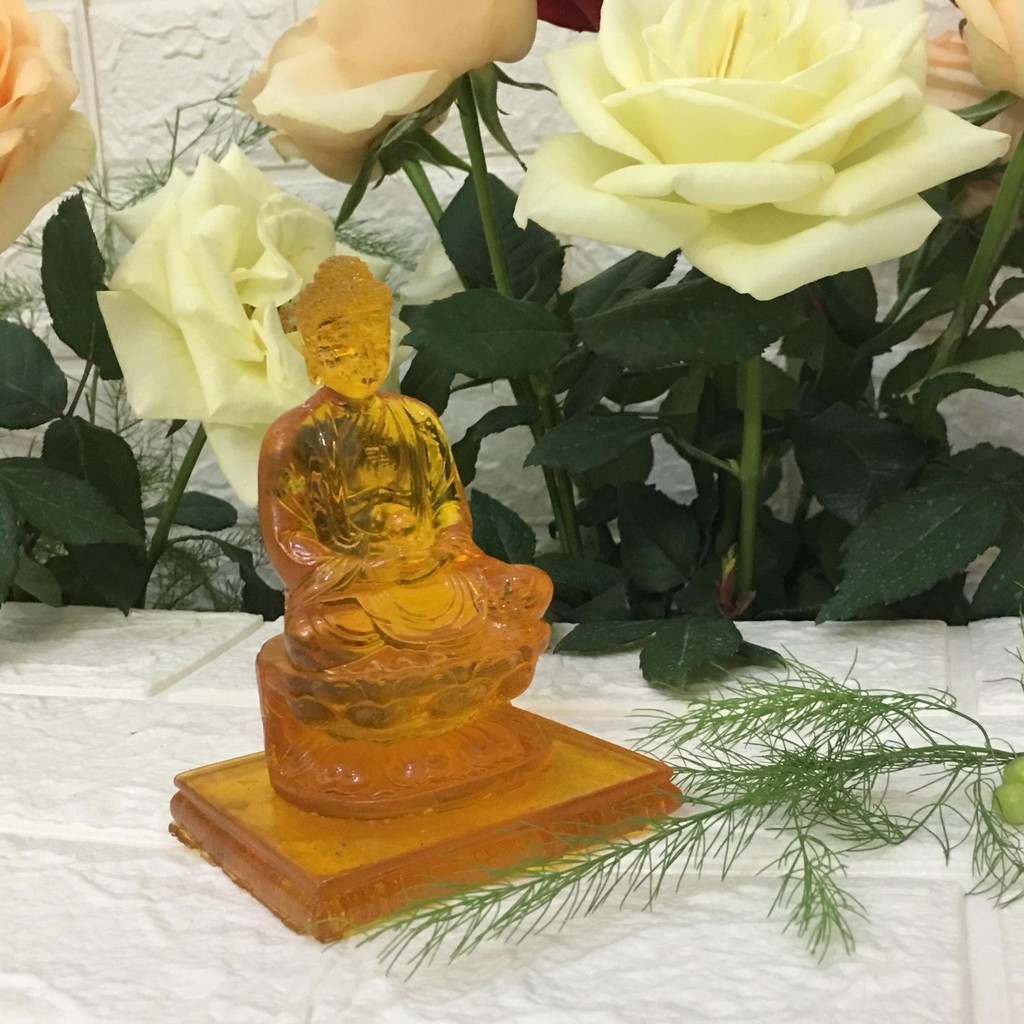 Tượng Phật A Di Đà màu hổ phách