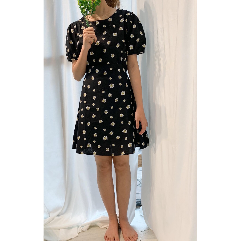 Váy hoa cúc vải thô chất đẹp -Váy hot 2020 | BigBuy360 - bigbuy360.vn