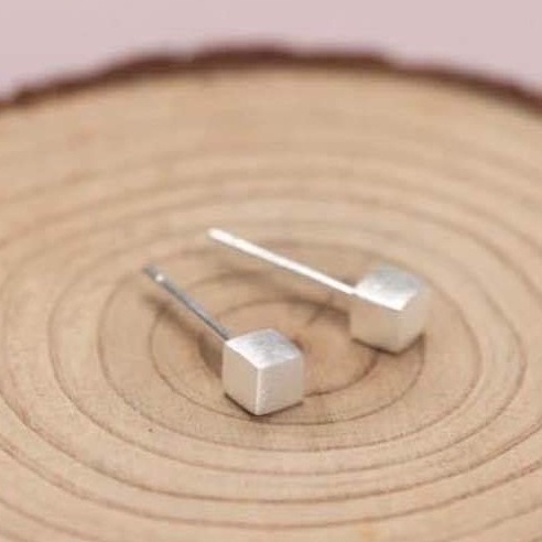 Bông tai bạc Bông nụ vuông khối lập phương Van jewelry V10190