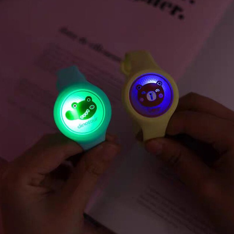 Set 3 Đồng Hồ Đeo Tay Chống Muỗi Có Đèn LED Họa Tiết Hoạt Hình Cho Bé