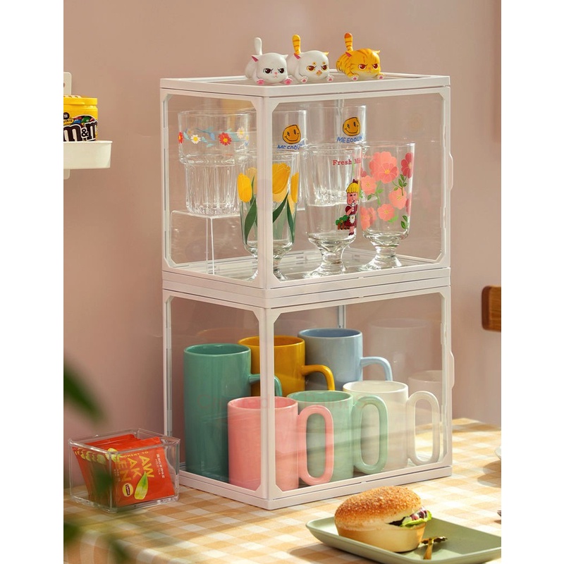 Tủ kính viền nhựa đựng nước hoa, cốc chén