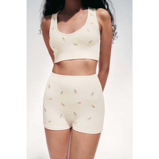 | CÓ SẴN | Áo ZA.RA SEAMLESS EMBROIDERED CROP TOP hàng XK