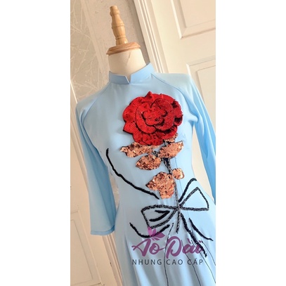 Rực rỡ & đầy đam mê với Áo dài thêu họa tiết hoa Dolce&Gabbana
