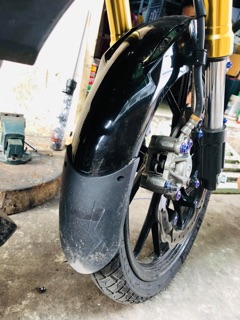Chắn bùn dè trước