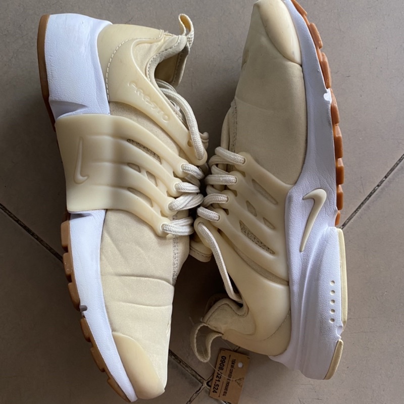 Giày chính hãng đã qua sử dụng