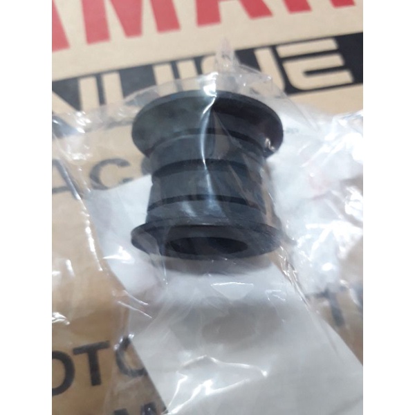 Cao su và khâu treo bô sau xe Exciter 4 số 5 số Yamaha.