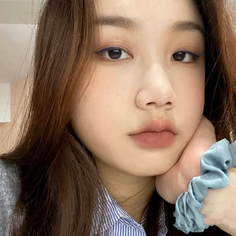 [Hàng mới về] Son môi nhung lì chống nước không dính cốc cho lớp trang điểm thời trang