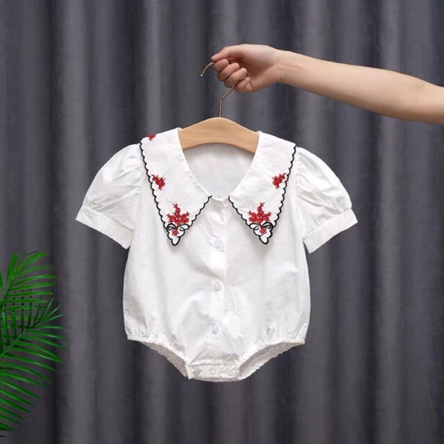 Bộ liền màu trắng