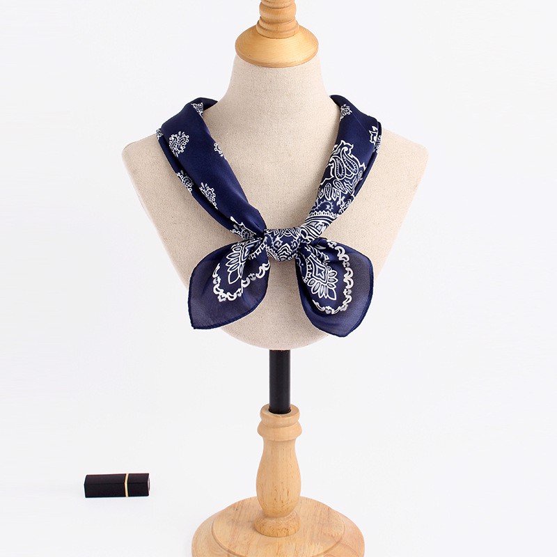 Mô tả Khăn bandana quấn làm áo Blackpink cao cấp 70 70x70cm: - Size chuẩn khăn lụa vuông 90x90 cm - Khăn lụa bandana hàn