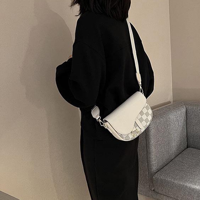 Túi Đeo Chéo Họa Tiết Caro Thời Trang Dễ Phối Đồ Cho Nữ