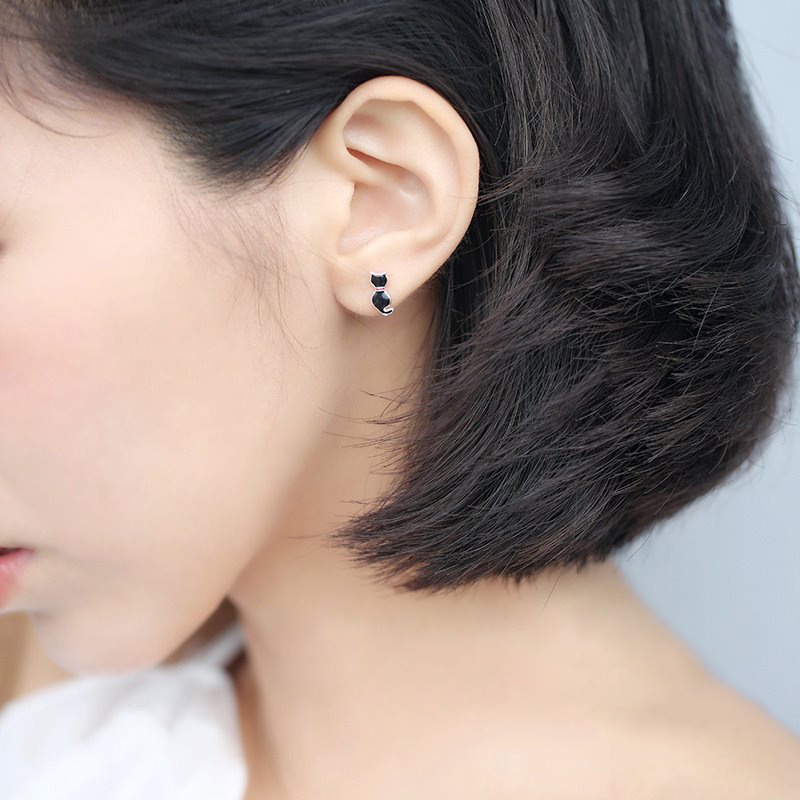 Bông Tai Hình Chú Mèo Nhỏ Màu Đen Đơn Giản Sáng Tạo