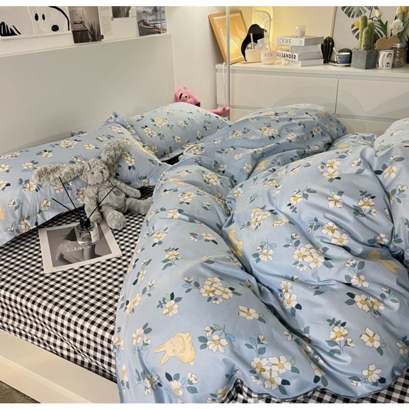 Bộ chăn ga gối Cotton Poly Nhập Khẩu chần bông dày mẫu Hoa Nhí Xanh Biển Decor Home