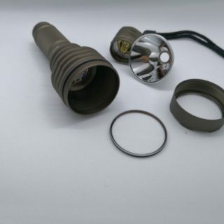 Đèn pin convoy C8+