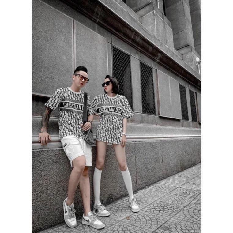 Áo Phông Cổ Tròn D.i.o In Kín Form Rộng Unisex Nam Nữ Phong Cách Hàn Quốc Mặc Đôi Nhóm Kiểu Dáng Trẻ Trung Tay Lỡ