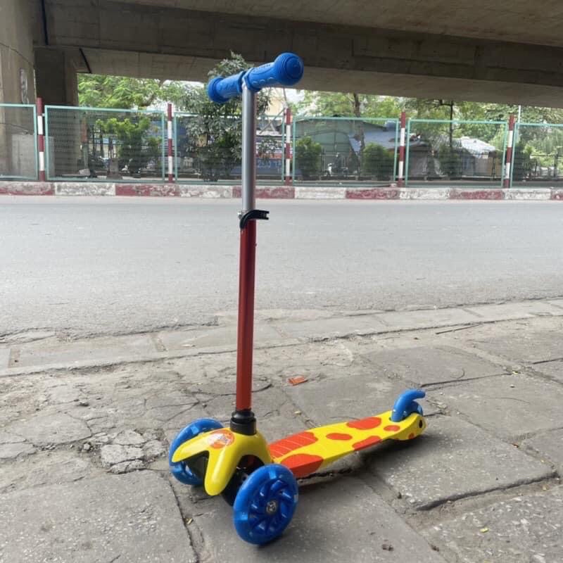 Xe trượt Scooter cho Bé quà tặng từ sữa grow