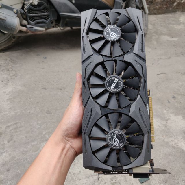 Card màn hình Asus ROG Strix GTX 1070 LED RGB 3 Fan Aura Sync Có Backplate