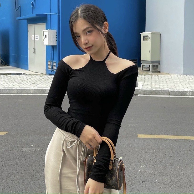 Áo Croptop Nữ Vạt Bầu Tay Dài Cổ Yếm Hở Vai Body Gợi Cảm By bear.story