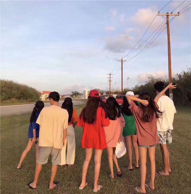 Áo thun trơn Basic Unisex tay lỡ nam nữ oversize 35kg-90kg size m,l,xl - Dư Tú Lệ | BigBuy360 - bigbuy360.vn