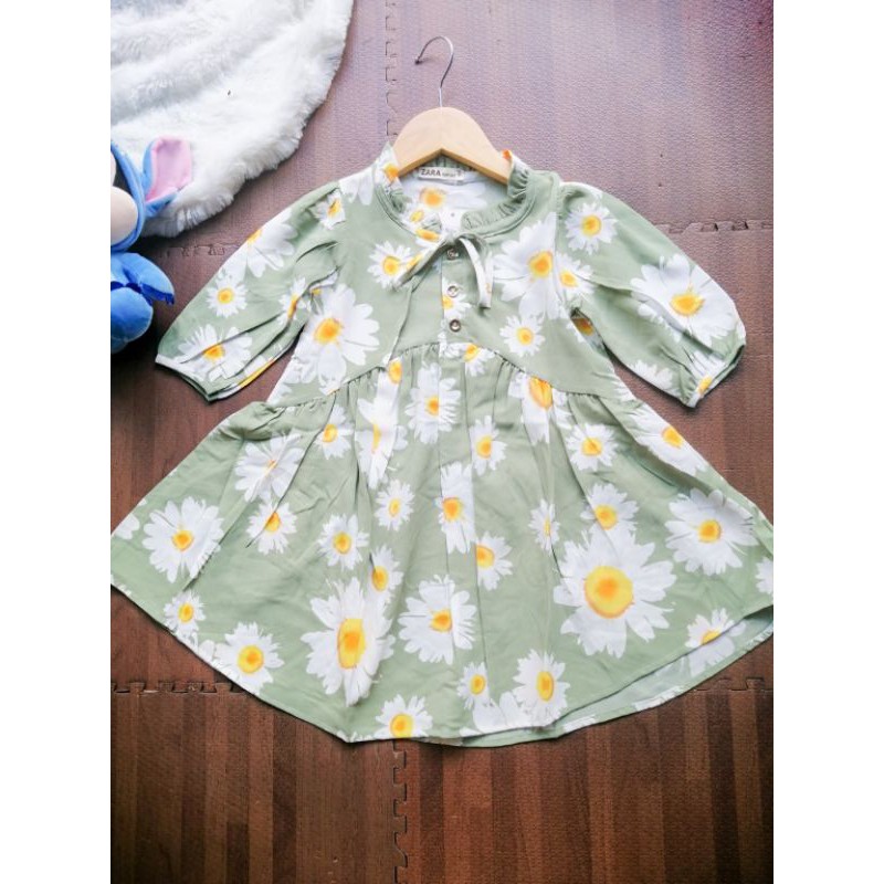 Đầm hoa cúc xanh cho bé gái từ 12-15kgkg