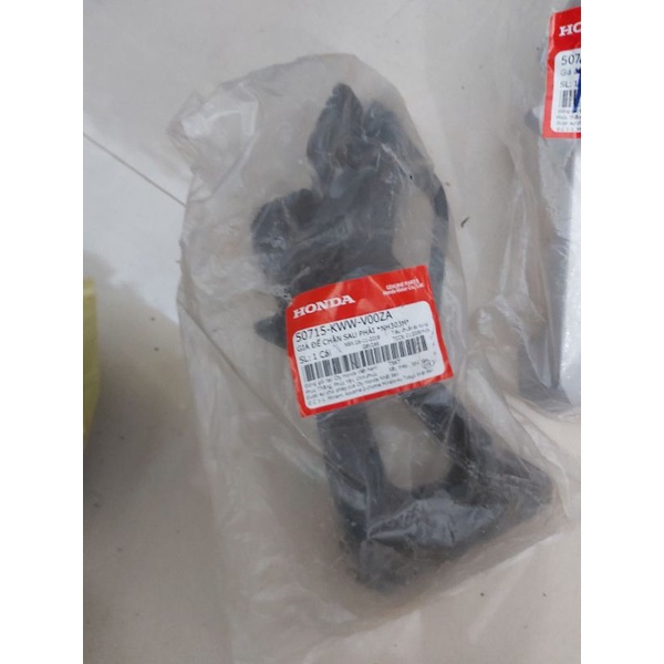 pát nhôm gác chân phải wave rsx 2012