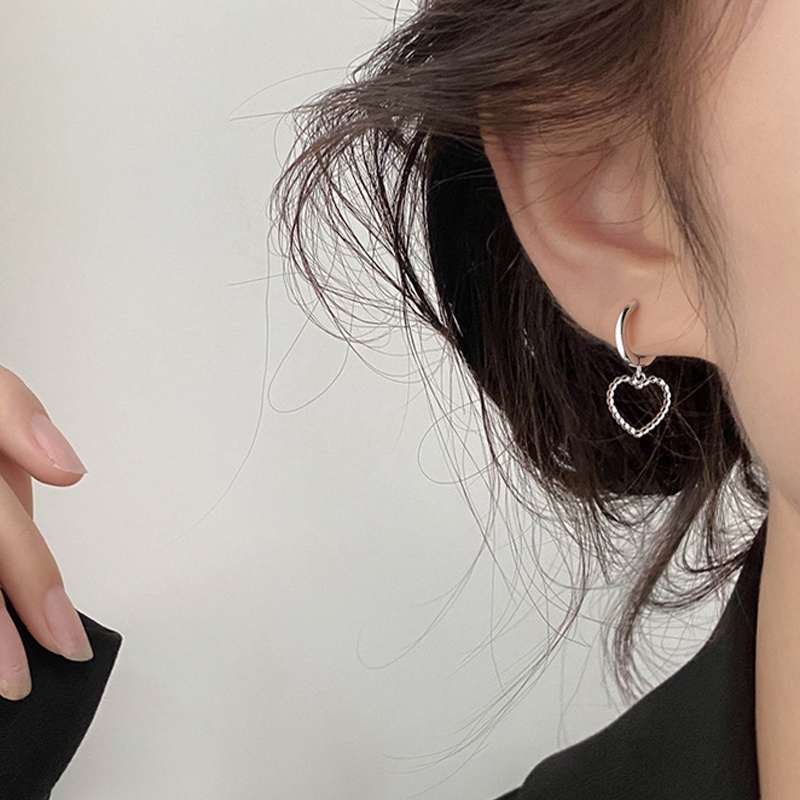 Hoa tai trái tim ngắn phong cách hàn quốc Hoa tai nữ thời trang độc đáo