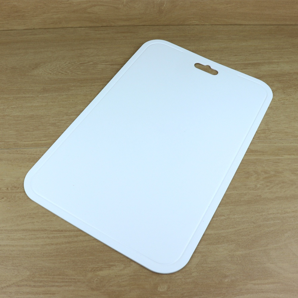 Daiso Thớt Nhựa Trắng 21x32cm