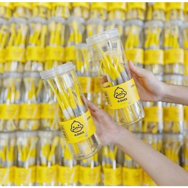 HỘP 8 BÀN CHẢI ĐÁNH RĂNG KÈM TƯA LƯỠI VỆ SINH MẪU VỊT VÀNG MỚI