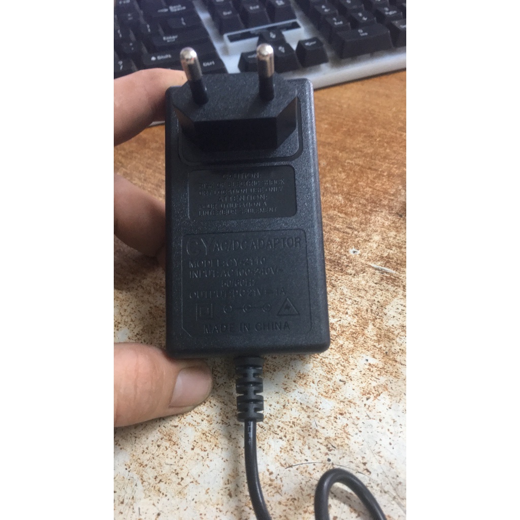 Sạc pin máy bắt vít 21v-1A máy cân bằng 5v-2A khoan pin và  các loại phổ thông