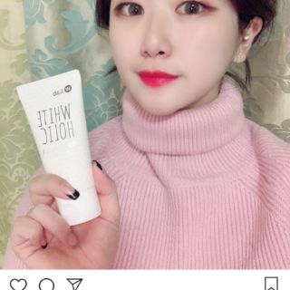 Kem trắng da White Holic