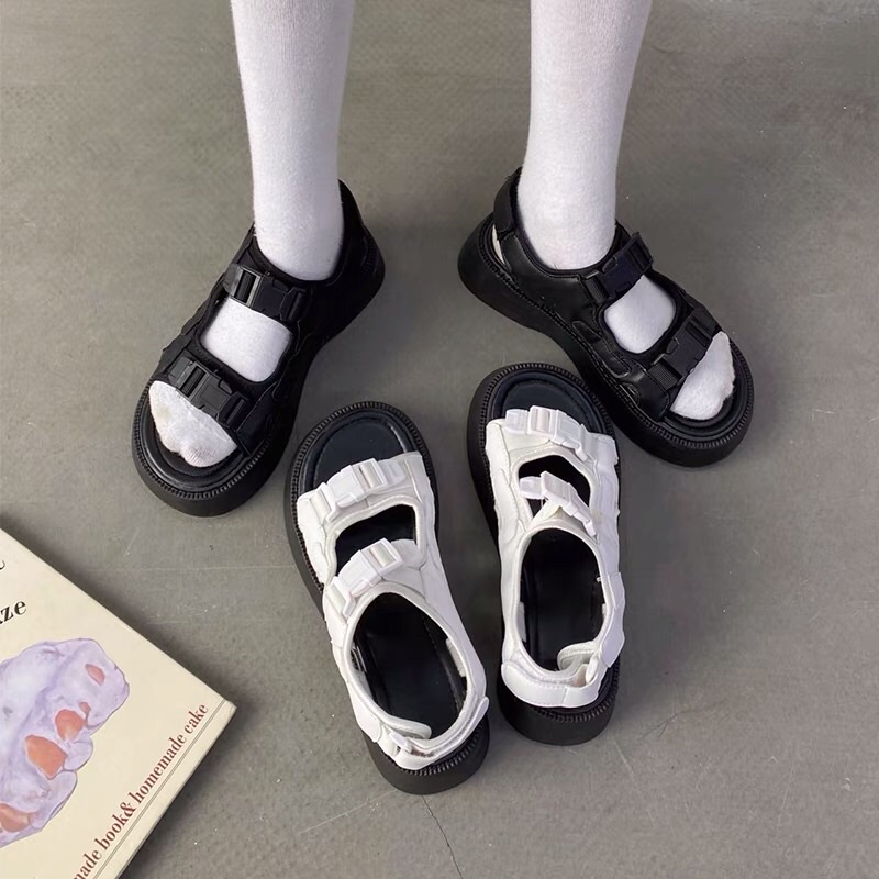 Sandal đế cao 2 màu đen trắng phối đồ siêu ngầu